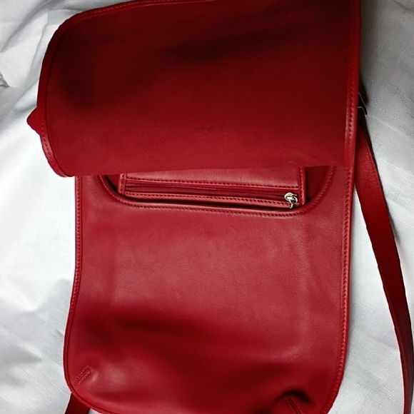Coach Vintage Red Leather Crossbody Bag - Picture 6 of 12